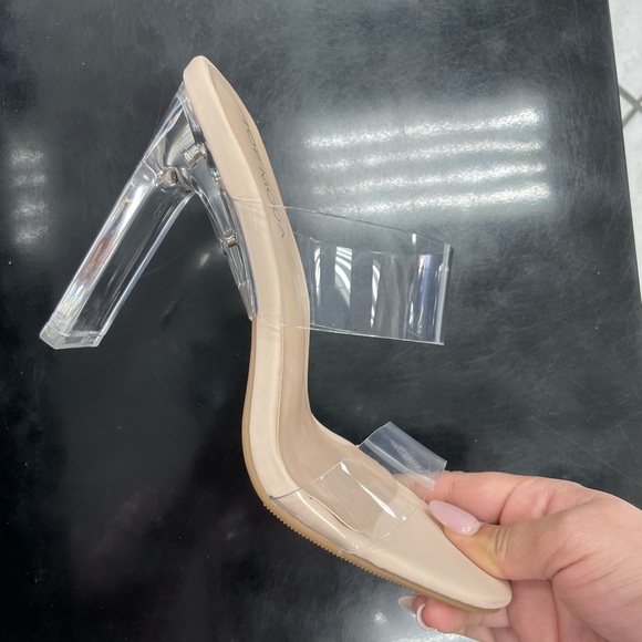 ✨Last Pair✨Clear Heels - Picture 6 of 7